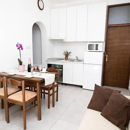 Apartman With Swimming Pool - 12116