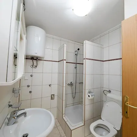 Apartman With Swimming Pool - 12116