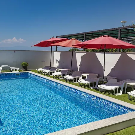 Appartement With Swimming Pool - 12116 *
