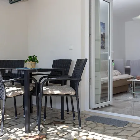 With Swimming Pool - 12116 Appartement