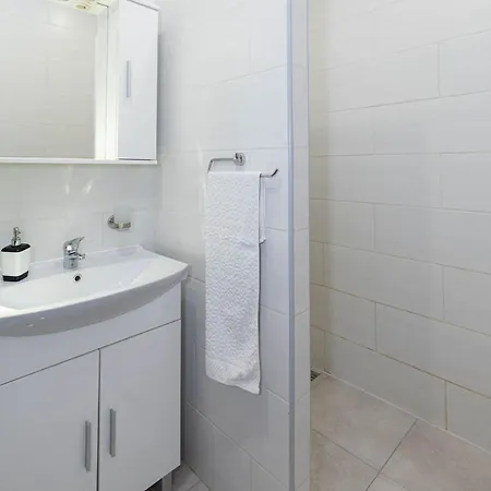 With Swimming Pool - 12116 Appartement *